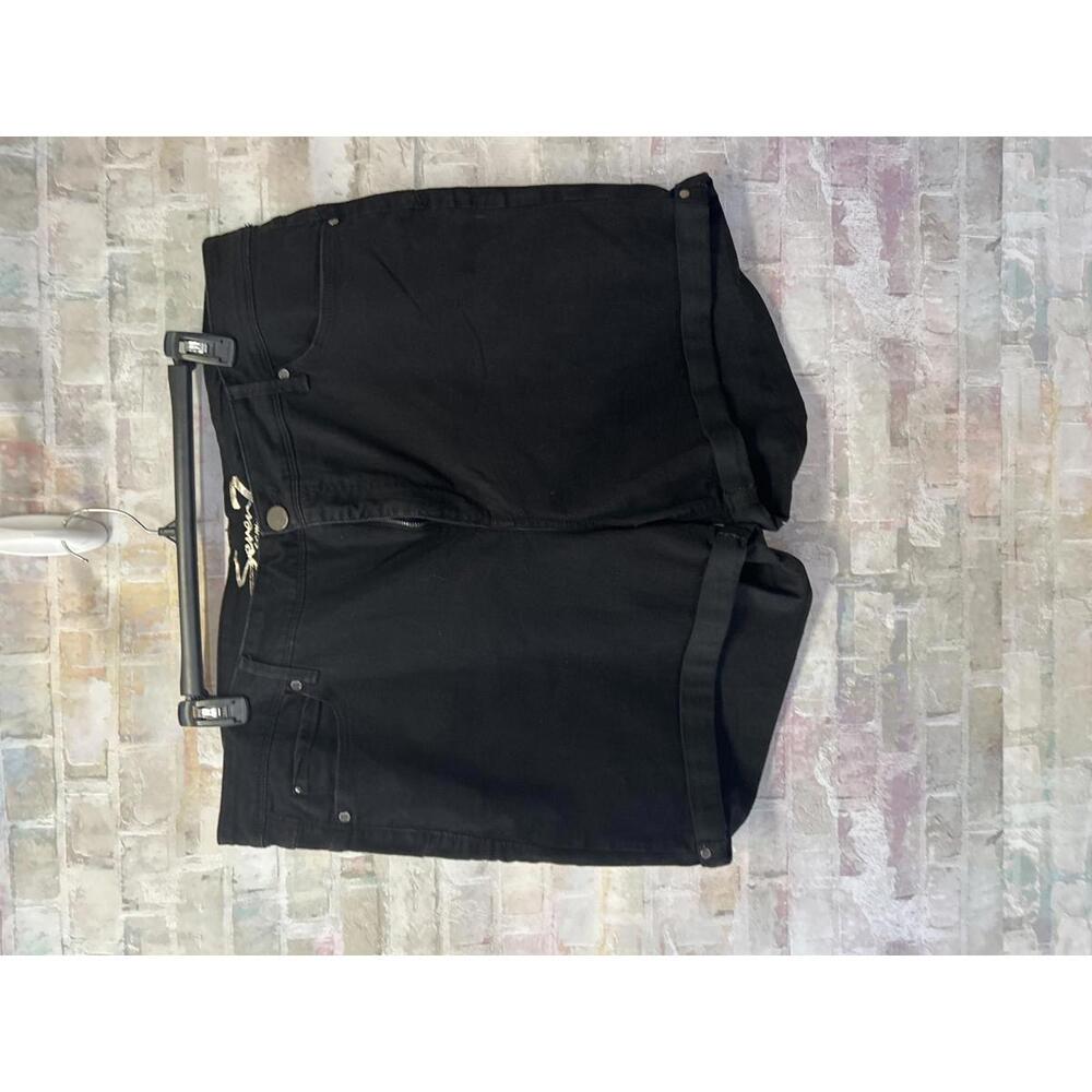 Seven 7 Denim Booty Shaper Short Women’s size 24